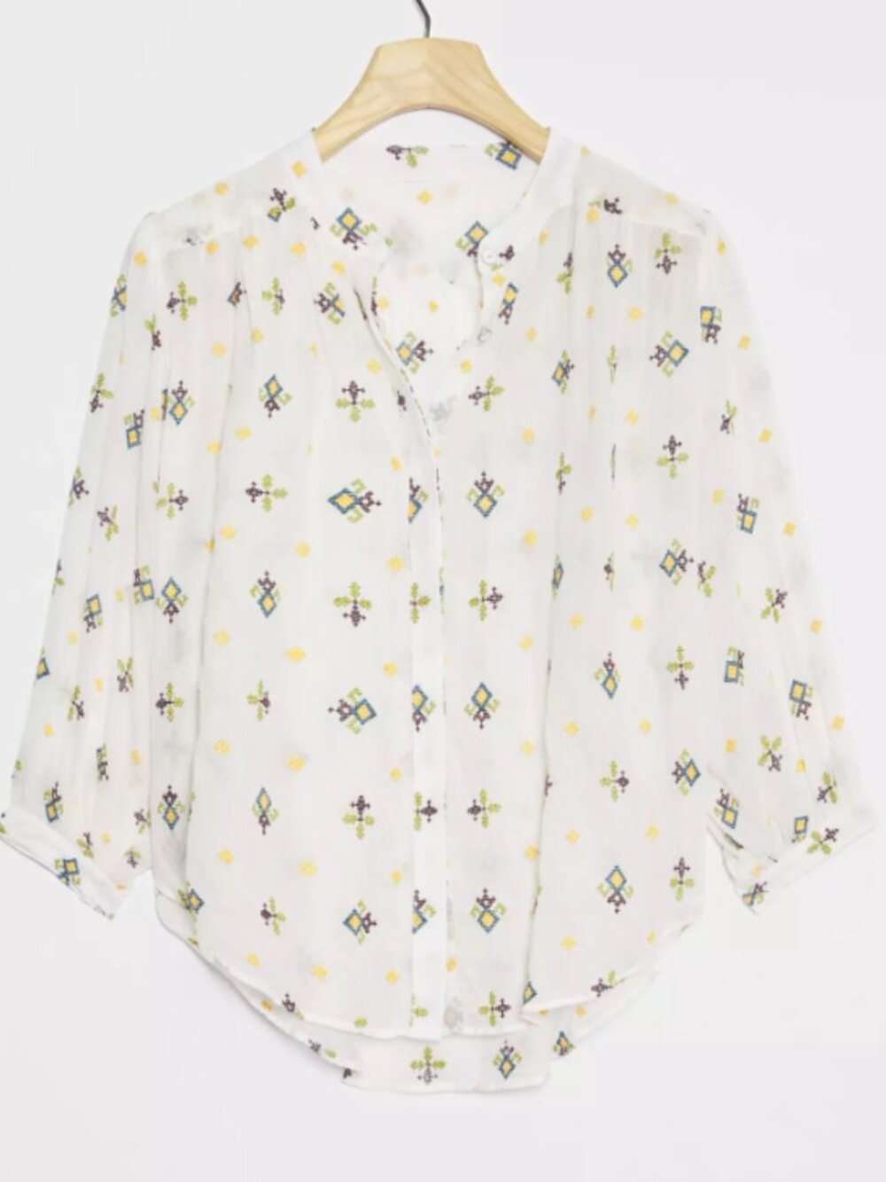 EUC! Anthropologie Lisabetta Embroidered Buttondown Size Medium